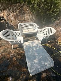 arredamento esterno di vario genere