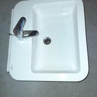 Lavabo piu miscelatore monocomando già installato
