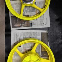 Cerchi giallo fluo yamaha fz8 ABS