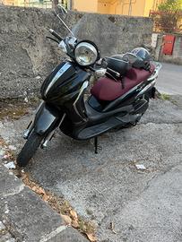 Beverly 300