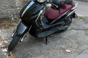 Beverly 300