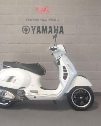 Piaggio Vespa 300 GTS Super