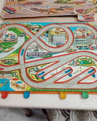 pista in latta vintage 