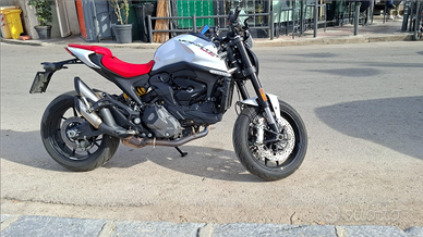 Ducati monster 937