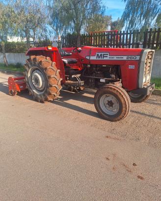 Trattore Massey Ferguson 260