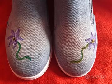 scarpe slip on cerniera fiori