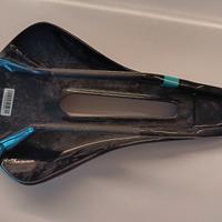 Sella ryet 3d con scafo in carbonio