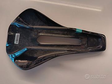 Sella ryet 3d con scafo in carbonio