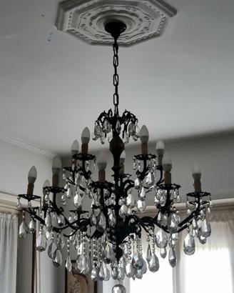 Lampadario classico con gocce in cristallo