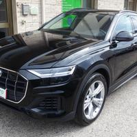 AUDI Q8 55 TFSI e quattro tiptronic