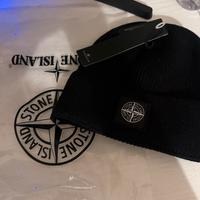Berretto stone island