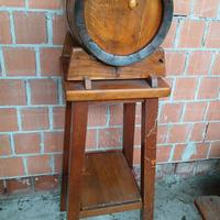 Antica botte in rovere con mobile supporto