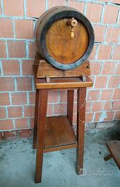 Antica botte in rovere con mobile supporto