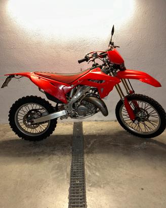 Cr 125 2t