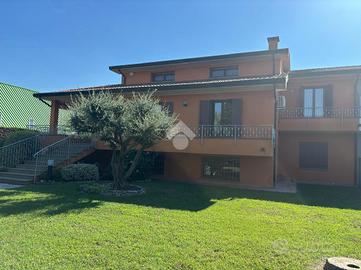 PORZIONE DI BIFAMILIARE A BOARA PISANI