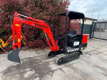 E230 - Mini escavatore 15 q PEL JOB EC15