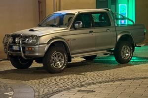 Mitsubishi l200