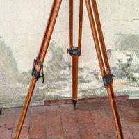Treppiede in legno Officine Gallileo Bla