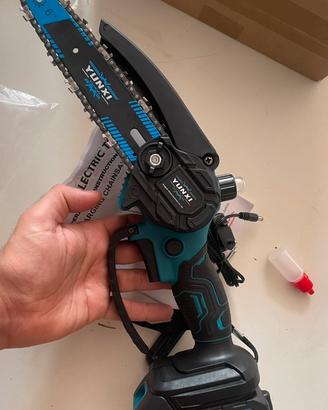 Sega a catena con oliatore 20v, nuova imballata