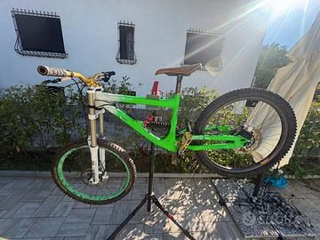 Commencal Supreme V2 26" DH RockShox Boxxer WC