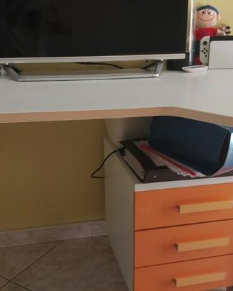 Scrivania sagomata, Cassettiera e Libreria bianca