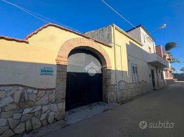 CASA INDIPENDENTE A MONDRAGONE