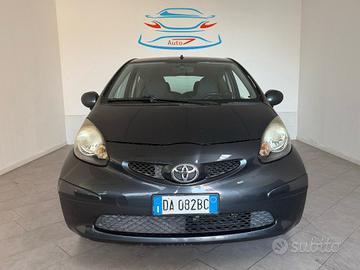 TOYOTA Aygo 1.0 12V VVT-i 3. porte Sol