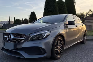 Mercedes-Benz Classe A180 AMG Line pacchetto sport
