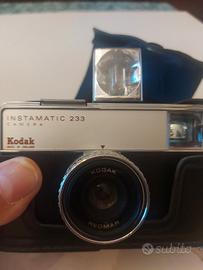 Kodak Instamatic 233 Vintage + Box Flash
