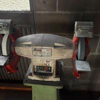 Mola da banco FEMI 243 trifase con piedistallo