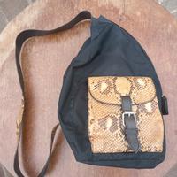 borsa a tracolla con pelle di serpente 