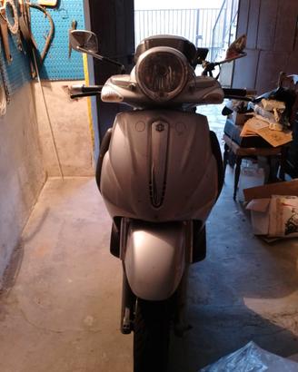Piaggio Beverly 400