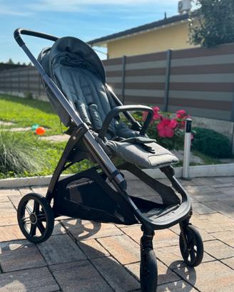 Il Passeggino Inglesina Aptica 2024