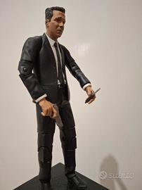 Mr Blonde Reservoir Dogs Le Iene Mezco Figure
