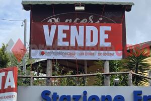 Fratte- ampia soluzione con giardino