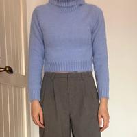 Maglione dolcevita cropped lilla morbido