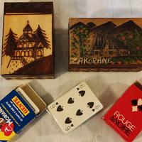 2 scatole in legno intagliate +3 mazzi carte nuove
