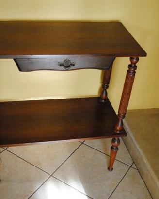 Tavolino d'appoggio in legno vintage