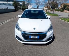 Peugeot 208 1.2 benz 5 porte del 2017 NEOPATENTATI