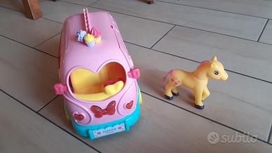 Furgone Minnie e cavallo