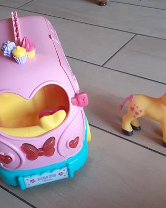 Furgone Minnie e cavallo