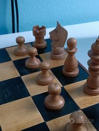 Gioco degli scacchi artigianale