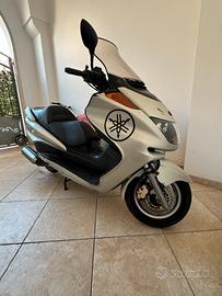 Yamaha majesty 250