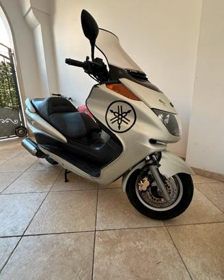 Yamaha majesty 250