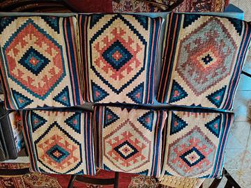 Cuscini in tessuto Kilim