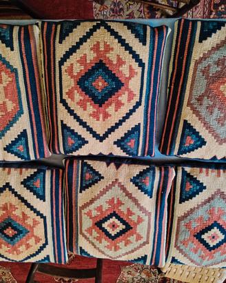 Cuscini in tessuto Kilim