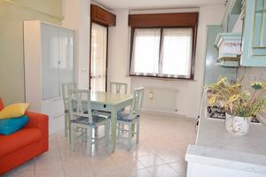 Staranzano:appartamento,cantina e box auto