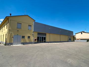 Ampio capannone a castelfranco emilia