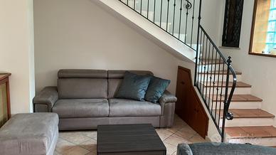 Divano letto e due poltrone nuovi