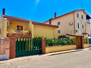 Villa bilivelli con giardino su 3 lati - Rif.PO584